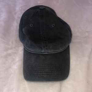 BRANDY MELVILLE HAT